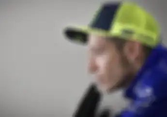 Masalah Semakin Pelik, Valentino Rossi Desak Yamaha Ganti Mesin