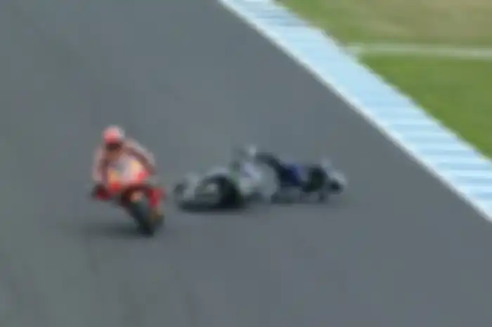 Maverick Vinales terjatuh menjelang putaran akhir MotoGP Australia di sirkuit Phillip Island dan membuat Marc Marquez jadi juara tanpa  hambatan.