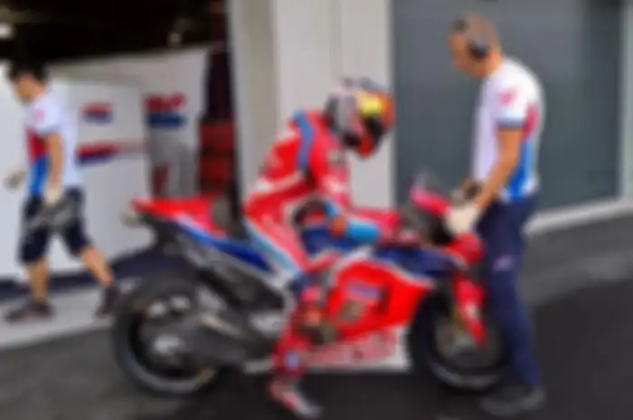 Test rider HRC, Stefan Bradl test Honda RC213V