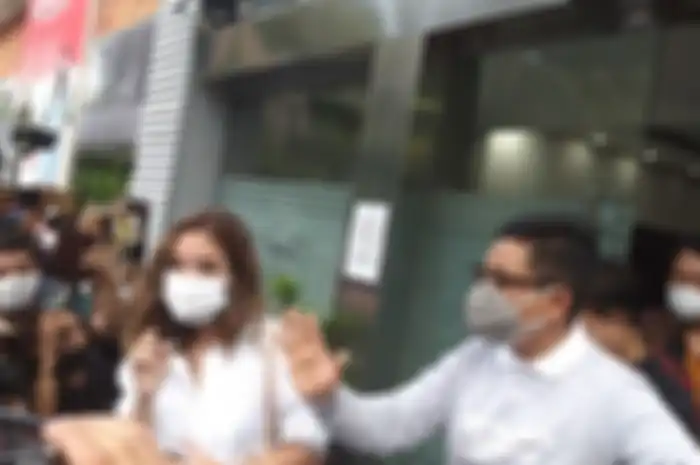 Gisella Anastasia usai menjalani pemeriksaan sebagai saksi atas kasus video panas mirip dirinya itu di Polda Metro Jaya, Jakarta Selatan, Selasa (17/11/2020).