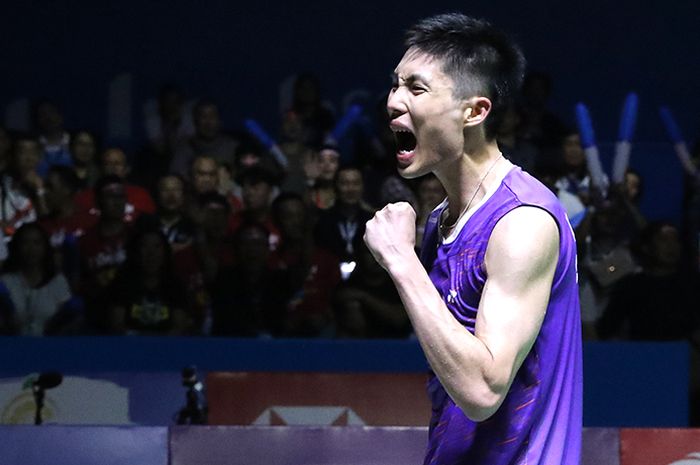 Pebulu tangkis tunggal putra dari Taiwan, Chou Tien Chen, berselebrasi saat melakoni laga final Indonesia Open 2019, di Istora Senayan Jakarta, Minggu (21/7/2019).