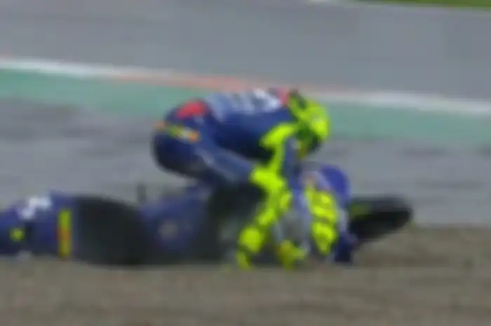 Valentino Rossi crash di MotoGP Valencia 2018