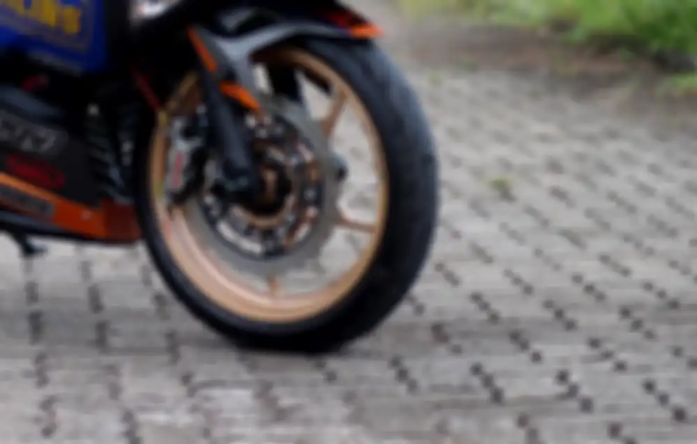 New Kawasaki Ninja 250 pakai kaliper Brembo.