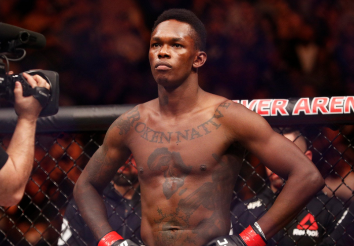 Petarung kelas menengah UFC, Israel Adesanya.