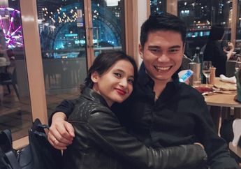 Menetap di Luar Negeri, Acha Septriasa Makin Trendi Tampil Pakai High Knee Boots Saat Foto Mesra Bareng Suami