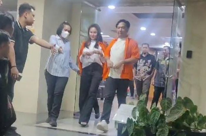 Sahabat ungkap curhatan Mail, asisten Nikita Mirzani yang kini tengah ditahan.