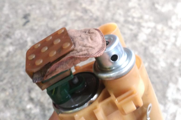 Filter fuel pump yang kotor bisa bikin mesin tersendat