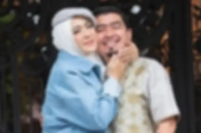 Ustaz Solmed dan April Jasmine