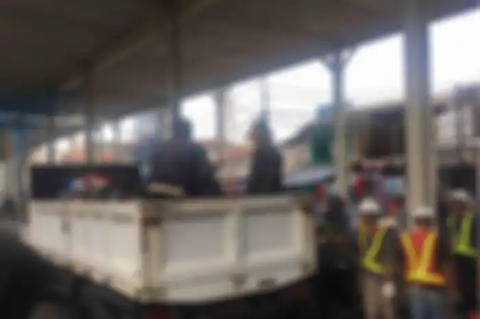 sejumlah motor diangkut paksa petugas Dishub karena nekat melintas dan parkir di Jl Jatibaru, Jakpus