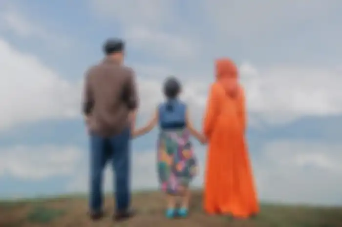 Engku Emran, Aleesya dan Laudya Cynthia Bella