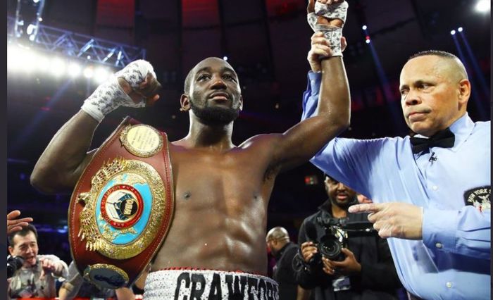 Selebrasi Terence Crawford usai mengalahkan Kell Brook, Minggu (15/11/2020)