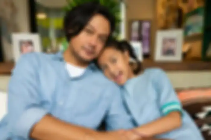 Bikin Mewek, Kepalang Rindu Usai Dipisahkan dari Ayahnya, Putri Dwi Sasono Tulis Pesan Haru dalam Sepucuk Surat untuk Bapak: Aku Kangeeen Banget!
