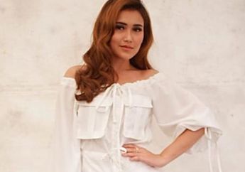 Diterawang Bakal Nikah dengan Duda Kaya, Ayu Ting Ting Justru Ketahuan Umbar Sikap Enggak Sopan Pada Babang Tamvan: 'Tendang Tangan dengan Kakinya'