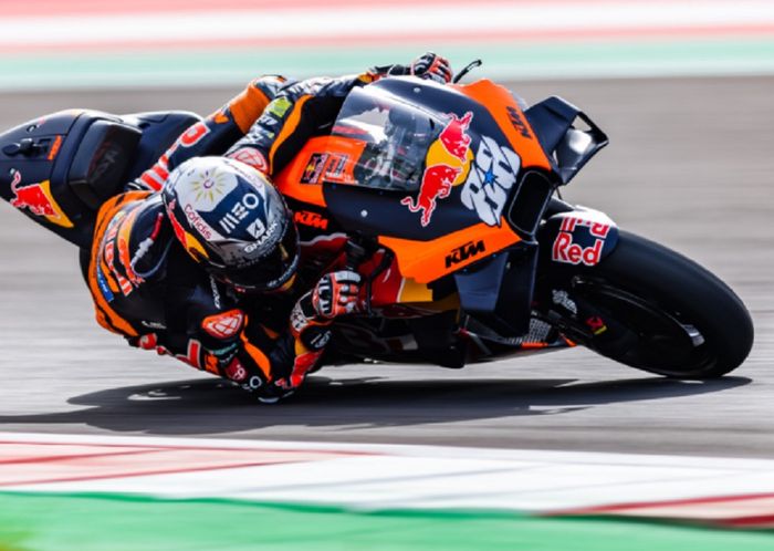 Pembalap Red Bull KTM, Miguel Oliveira