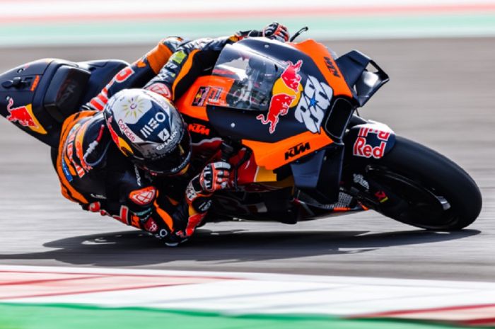 Pembalap Red Bull KTM, Miguel Oliveira