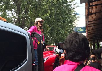 'I Love You Bang' Denise Chariesta Diam-diam Bawa Mobil Lamborghini untuk Razman Arif Nasution, Biar Bisa Saingi Hotman?