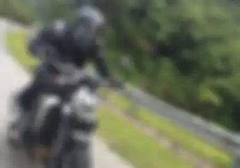 Ganteng Maksimal! Honda CB1000R Bergaya Naked dan Lampu Depan Bulat