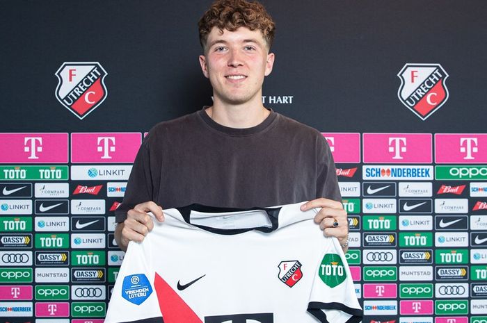 Ole Romeny saat menjalani sesi perkenalan setelah diikat oleh FC Utrecht.