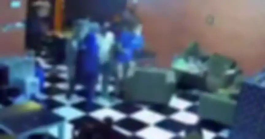 Cuplikan video viral satpol PP diduga melakukan penganiayaan terhadap wanita hamil. 