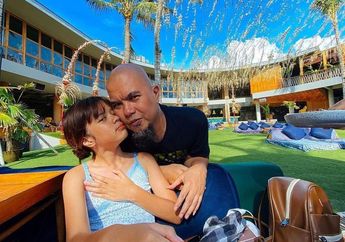 Berhijab, Intip Cantiknya Safeea Ahmad Anak Perempuan Ahmad Dhani yang Curi Perhatian