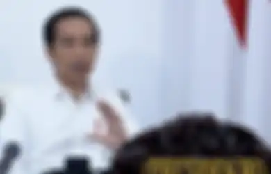 Marah Besar Lihat Kerja Pembantunya yang Seperti Kura-kura, Tangan Jokowi Sampai Gemetar Saat Bicara di Atas Podium, Ancam Lakukan Resuffle Kabinet: Bukan Sekadar Pencitraan?