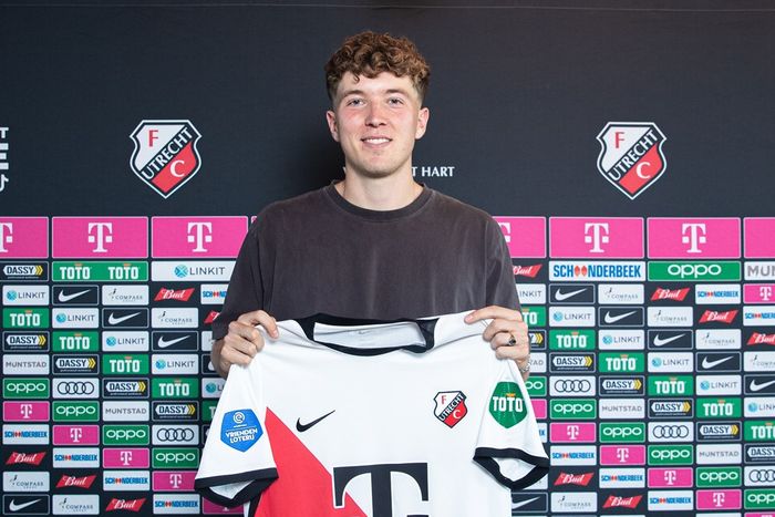 Ole Romeny saat menjalani sesi perkenalan setelah diikat oleh FC Utrecht.