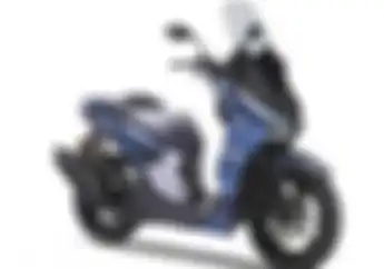 Ganteng Maksimal, Yamaha Lexi Cuma Pakai Topi Transparan dan Modif Jok Simpel