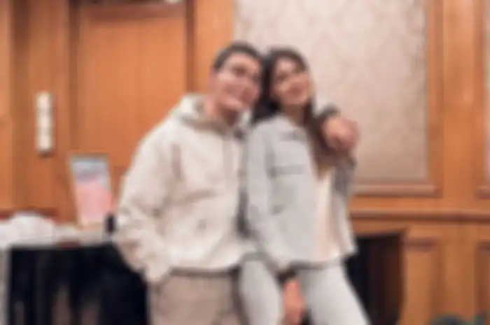 Potret Luna Maya bersama Otis Hahijary