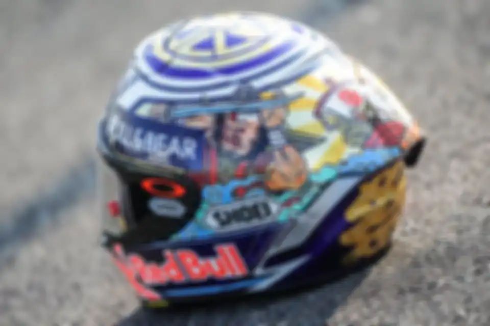 Ada pendekar di bagian kiri helm baru Marc Marquez