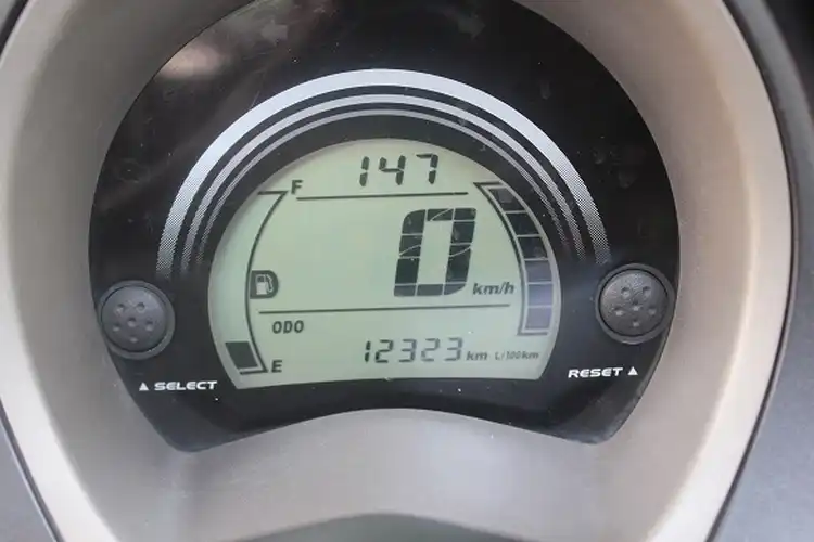 Cukup Satu jari Aja Bisa Mematikan Kedipan Di Spidometer N -MAX