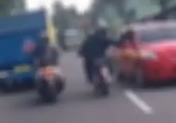 Insiden Pemukulan Spion Mobil oleh Pemotor Viral, Ini 5 Pelanggaran Lain yang Sering Terjadi di Jalan Raya