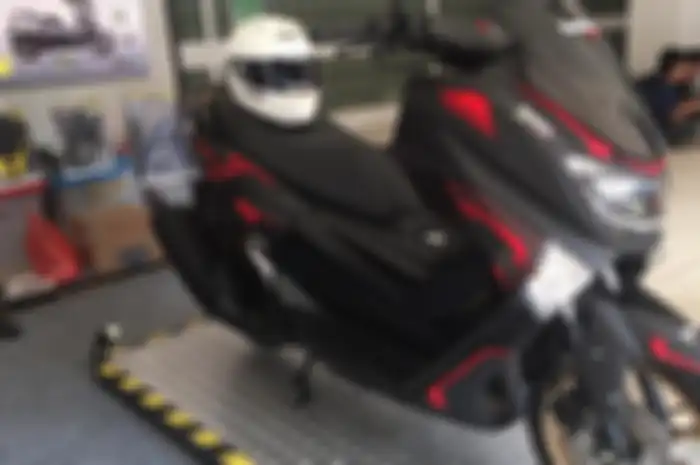 Yamaha NMAX makin ganteng pakai pakai body protector keluaran Hayaidesu.