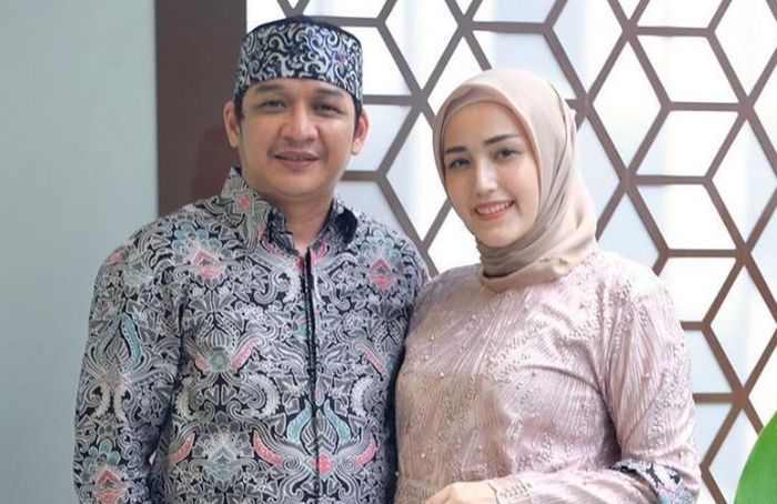 Pasha Ungu dan Adelia Wilhelmina