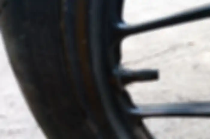 Ban tubeless  kurang angin.