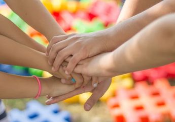 Inilah Arti Mimpi Bertemu Teman Lama yang Salah Satunya Menggambarkan Sesuatu yang Hilang Dalam Dirimu, Apa Itu?