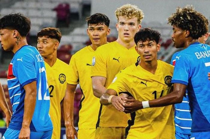 Suasana laga pembuka Grup A ASEAN Cup U-23 2025 antara Timnas U-23 Malaysia dan Timnas U-23 Filipina.