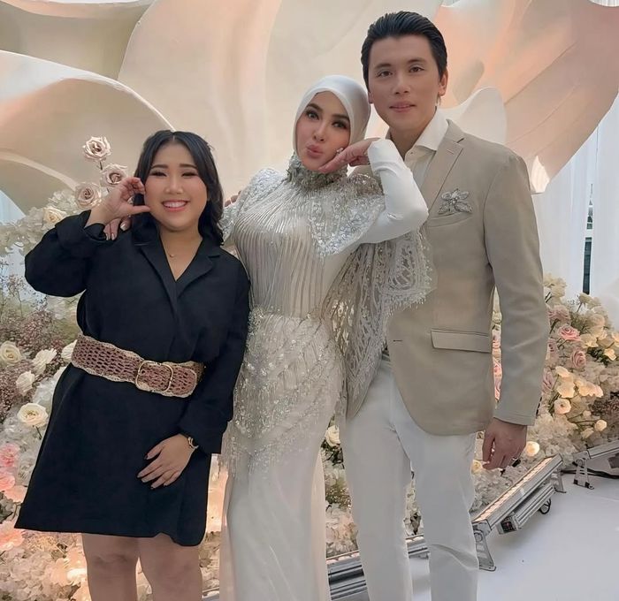Kiki Saputri, Syahrini, dan Reino Barack.