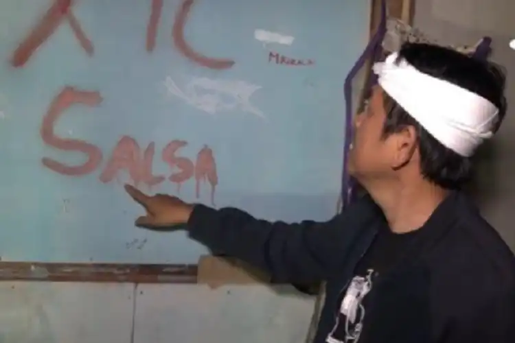 Masuk ke Dalam Kamar Korban Kecelakaan Nagreg, Dedi Mulyadi Merinding Lihat Tulisan Bermotif Darah