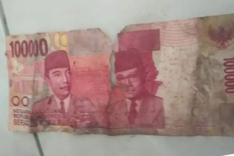Uang Rusak Kelamaan Disimpan Masih Bisa Dipakai Beli Pertamax Setelah Ditukar di Sini Buruan Dicoba