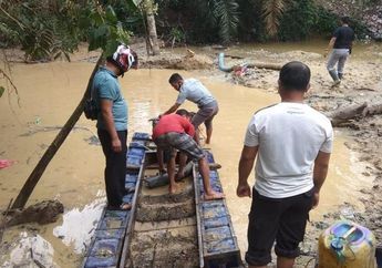 Baru 2 Minggu Banting Tulang Mencari Tambang Emas, Siswa SMA Ini Justru Dijemput Ajal Gegara Tertimbun Dinding Kolam Sungai yang Tiba-tiba Longsor!