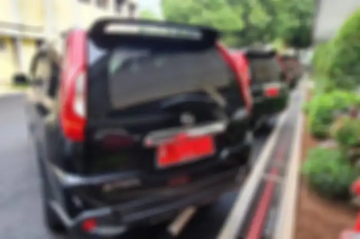 Pas buat bikers nih, mobil dinas dilelang 2 unit Nissan X-Trail harganya cuma segini.