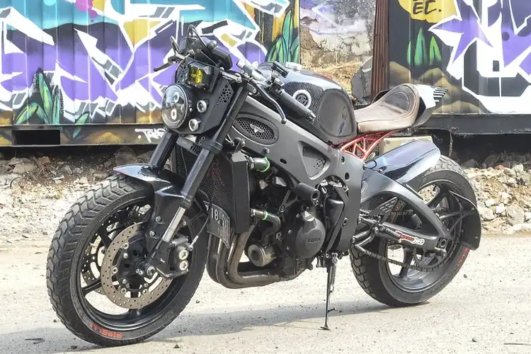 Bikin Kaget, Motor Yamaha YZF-R6 Cafe Racer Ini Didapat dari Nenek-Nenek