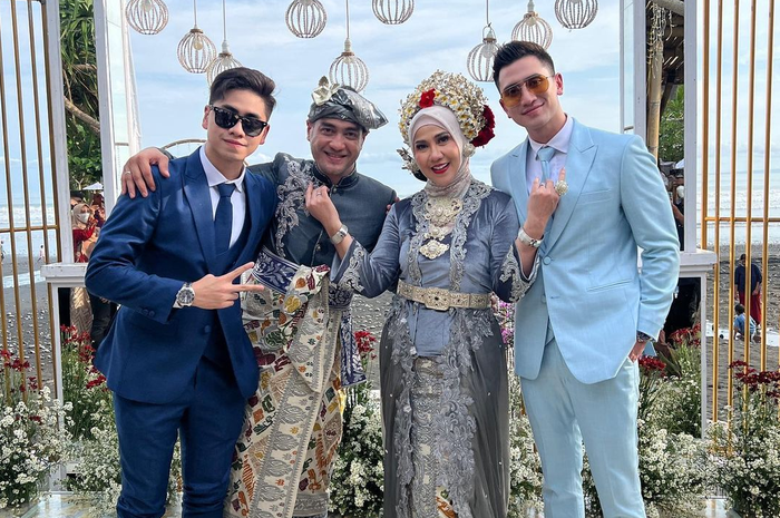 Pernikahan mama Venna Melinda dengan Ferry Irawan