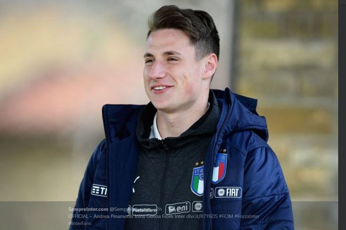 Andrea Pinamonti saat bersama timnas junior Italia.