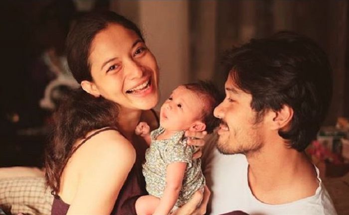 Putri Marino dan Chicco Jerikho bersama Surinala