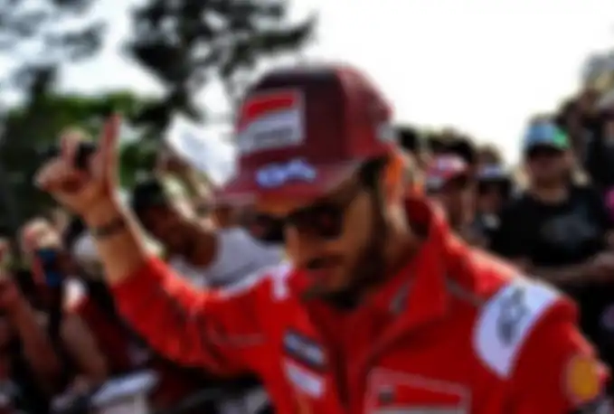 Andrea Dovizioso prihatin dengan nasib Jorge Lorenzo di tim Honda.
