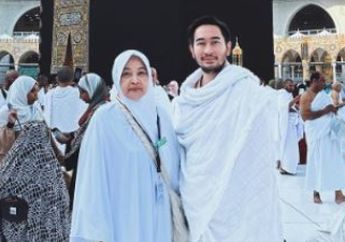 Belum Dikebumikan, Jenazah Ibunda Masih Menunggu Kedatangan Jeje Govinda dari London