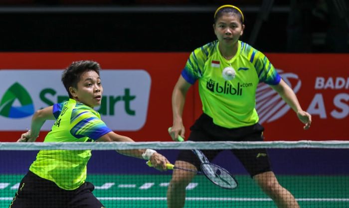 Pasangan ganda putri Indonesia, Greysia Polii/Apriyani Rahayu, tampil pada partai kedua melawan Jepang pada Kejuaraan Beregu Asia 2020 di Rizal Memorial Coliiseum, Manila, Filipina, Jumat (14/2/2020).