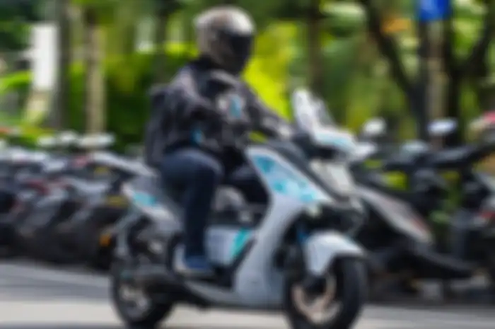 Yamaha E01 mengeliling Jakarta selama 8 jam