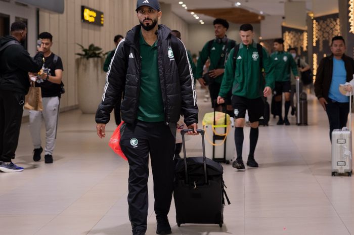 Timnas Arab Saudi tiba di Jakarta untuk menghadapi Timnas Indonesia di laga lanjutan Grup C Kualifikasi Piala Dunia 2026.